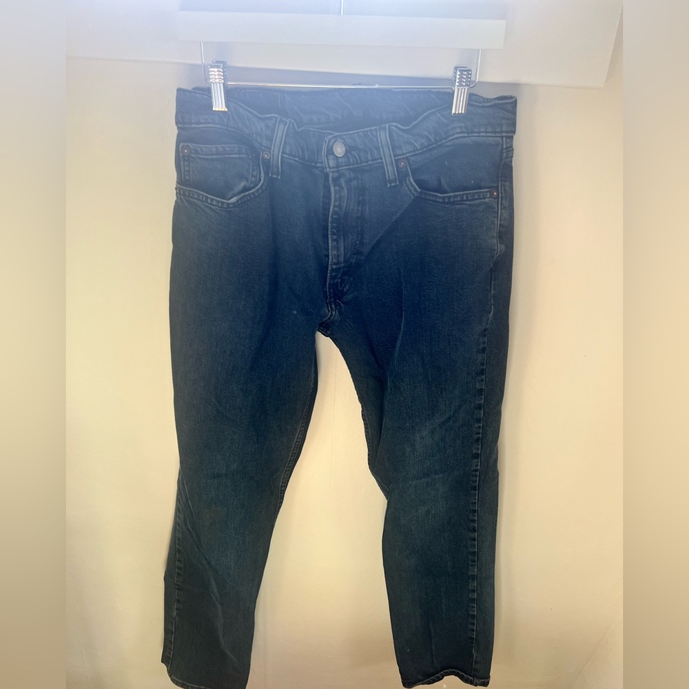 Levi's Men's Jeans in Dark Blue Wash width 32 length 33